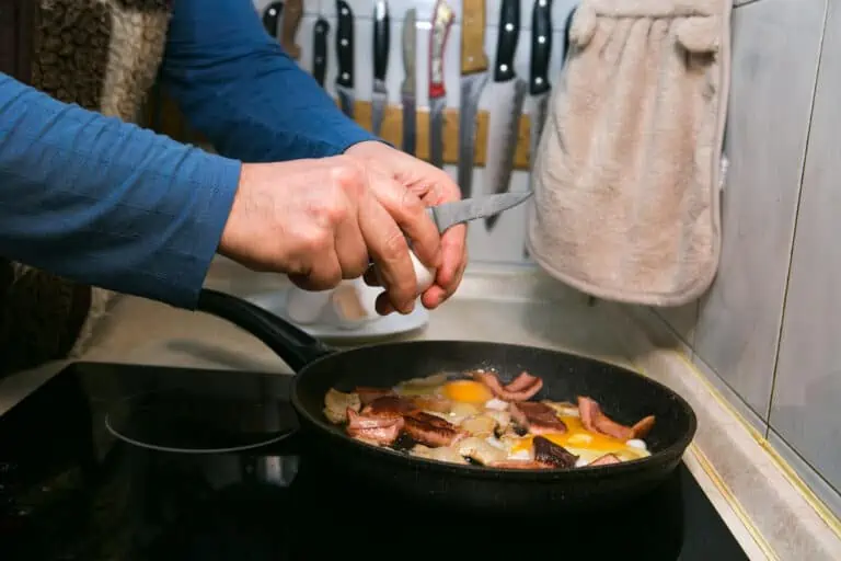 10 Ways To Get Rid Of Cooking Smells In A Small Apartment