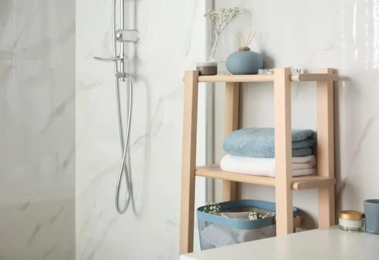 7 Towel Storage Ideas for Small Bathrooms (That You Might Not Have Thought Of)