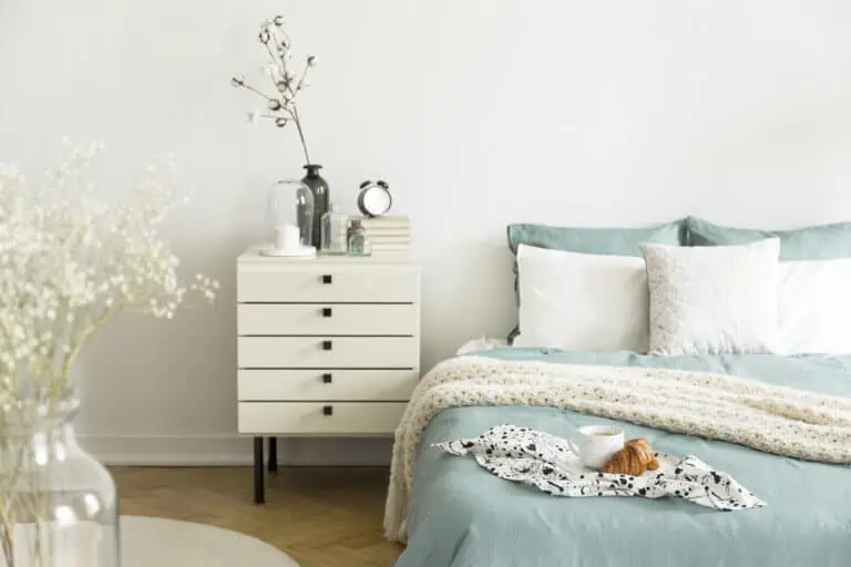 What Size Nightstand Goes with a King Bed?